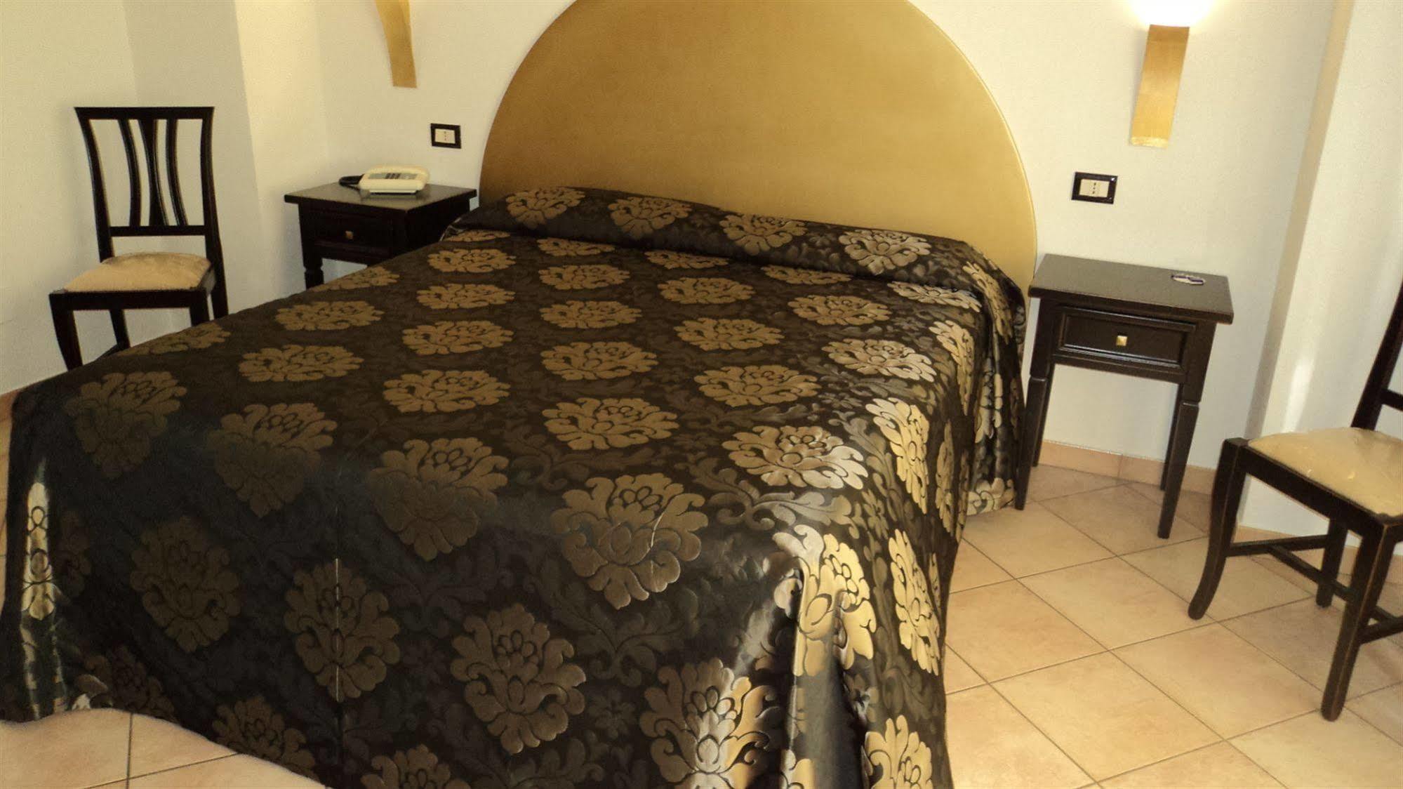 Hotel Rossi Manciano Ngoại thất bức ảnh